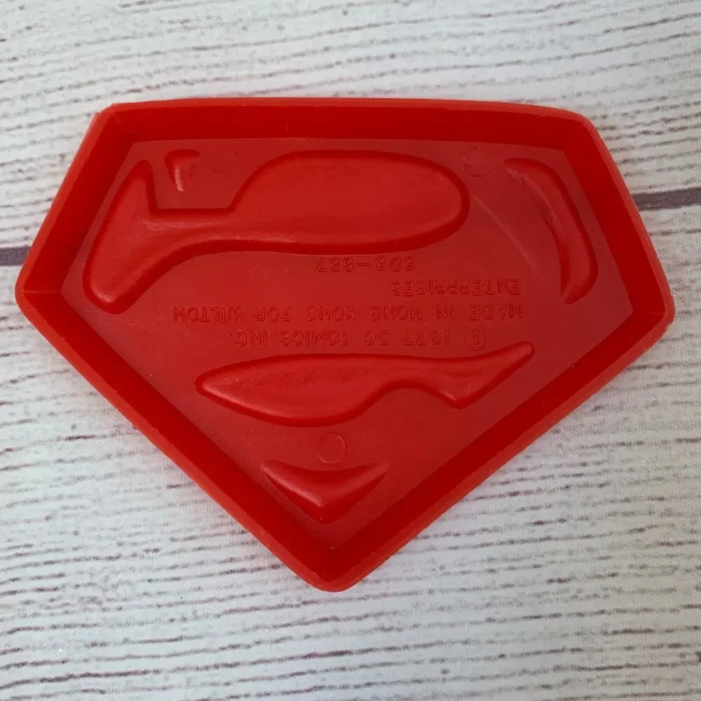 Vintage Wilton Superman Cake Topper Set of 3 Plastic Face Tie and S Shield Logo